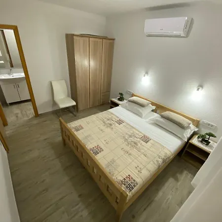 Stone Homes With Pool And Mediterranean Gardens * Stankovci (Zadar)