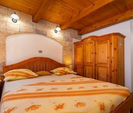 Stone Homes With Pool And Mediterranean Gardens * Stankovci (Zadar)