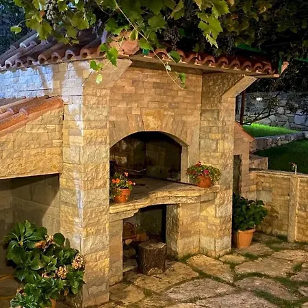 Stone Homes With Pool And Mediterranean Gardens 빌라 *