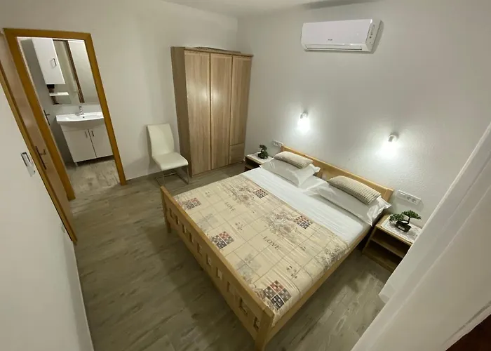 Stone Homes With Pool And Mediterranean Gardens * Stankovci (Zadar)