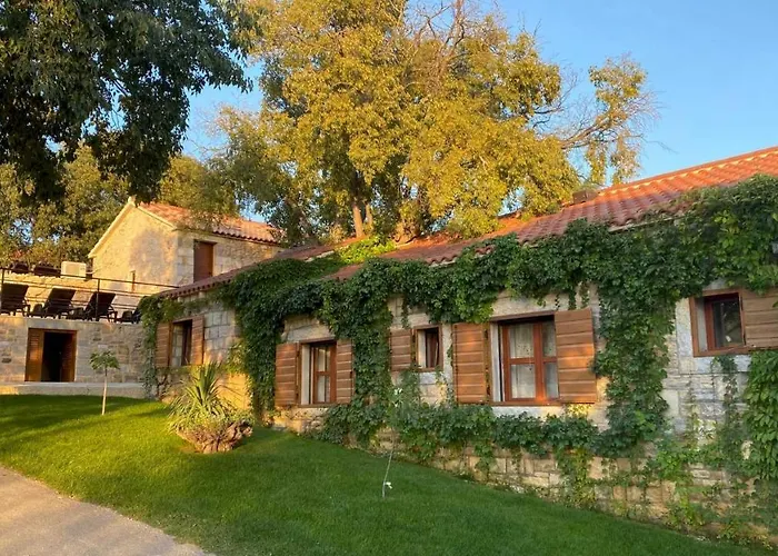 Stone Homes With Pool And Mediterranean Gardens Vila