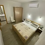 Stone Homes With Pool And Mediterranean Gardens * Stankovci (Zadar)
