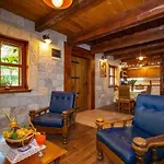 Willa Stone Homes With Pool And Mediterranean Gardens